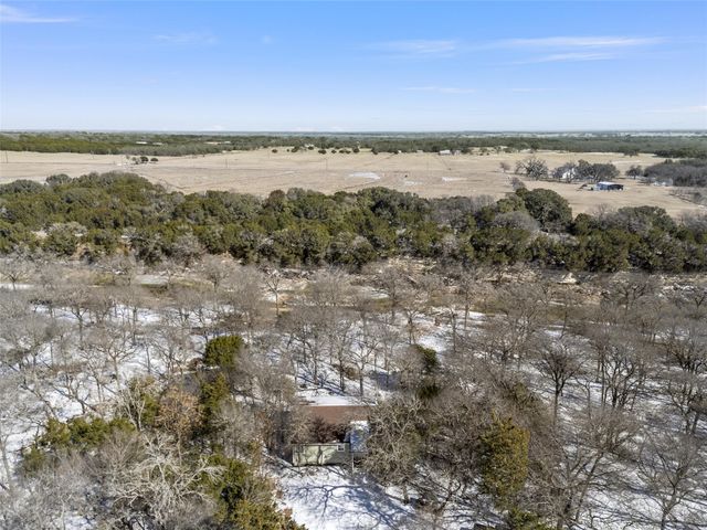 705 Lost Hunters Canyon, China Spring, TX 76633