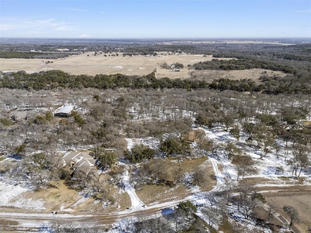 705 Lost Hunters Canyon, China Spring, TX 76633