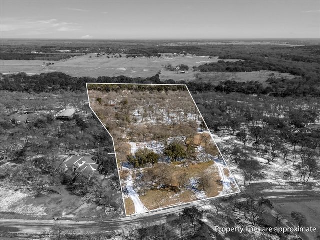 705 Lost Hunters Canyon, China Spring, TX 76633