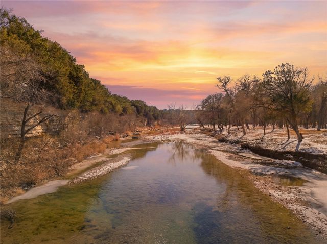 705 Lost Hunters Canyon, China Spring, TX 76633