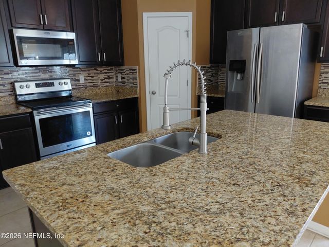 7287 CLAREMONT CREEK Drive, Jacksonville, FL 32222