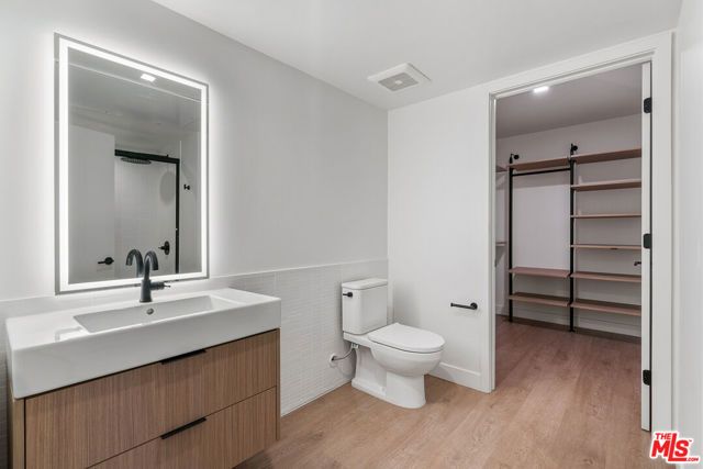 10700 Tabor Street 521, Los Angeles, CA 90034