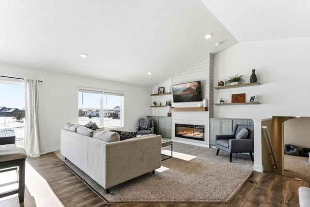 7780 207th Street W, Lakeville, MN 55044