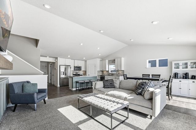 7780 207th Street W, Lakeville, MN 55044