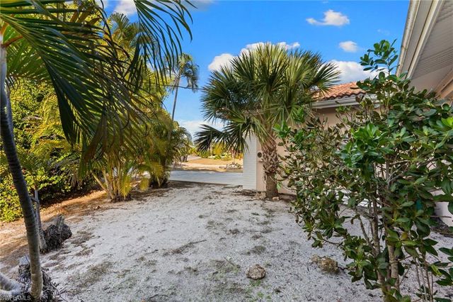 1812 Ibis LN, Sanibel, FL 33957