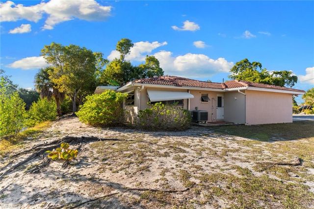 1812 Ibis LN, Sanibel, FL 33957