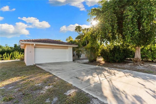 1812 Ibis LN, Sanibel, FL 33957