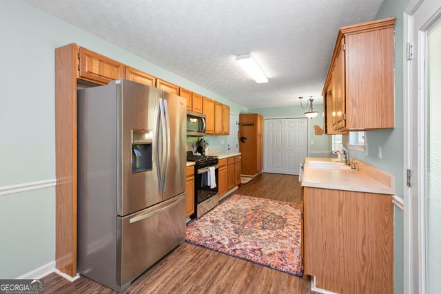 153 Creek Side Drive, Mcdonough, GA 30252