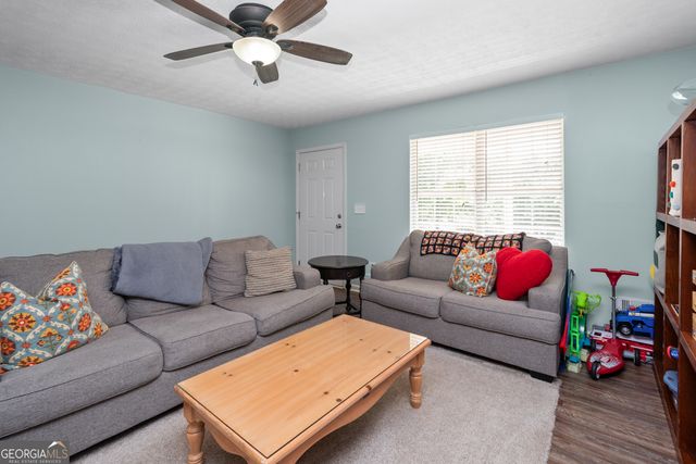 153 Creek Side Drive, Mcdonough, GA 30252