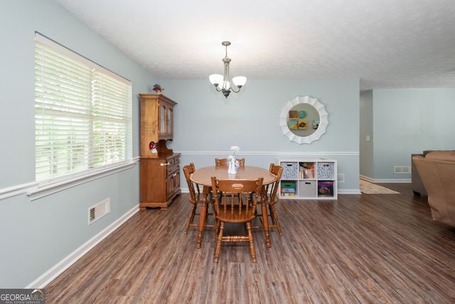 153 Creek Side Drive, Mcdonough, GA 30252