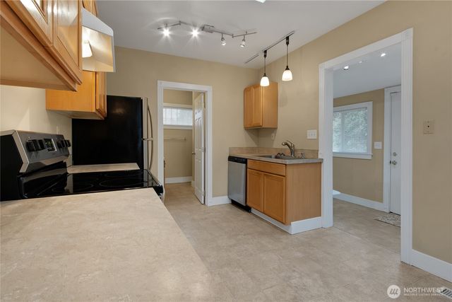 1662 S 47th Street, Tacoma, WA 98408