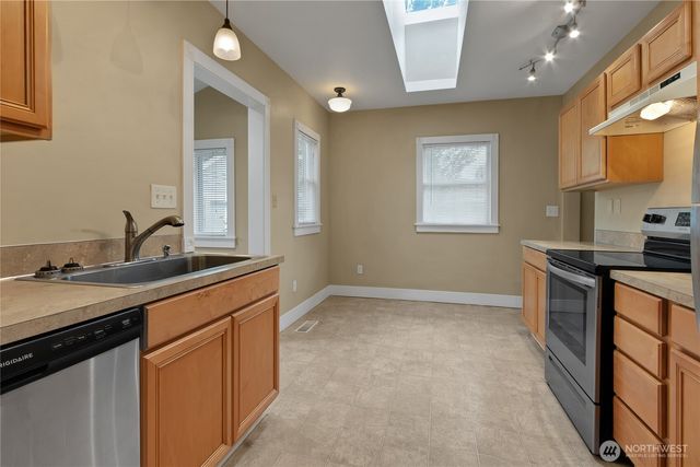 1662 S 47th Street, Tacoma, WA 98408