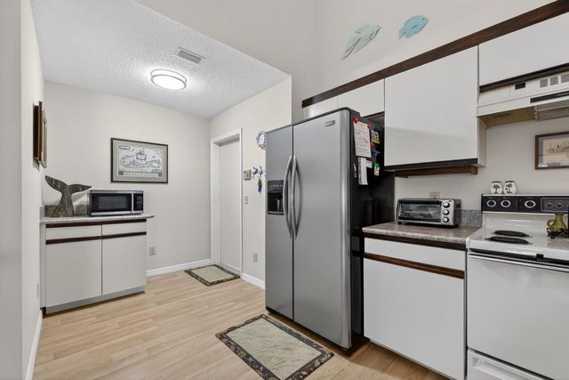 2540 SE Tropical East Circle E, Port St. Lucie, Port St Lucie, FL 34952