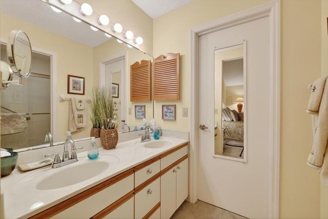 2540 SE Tropical East Circle E, Port St. Lucie, Port St Lucie, FL 34952