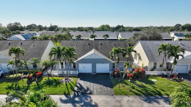 2540 SE Tropical East Circle E, Port St. Lucie, Port St Lucie, FL 34952