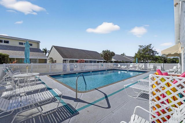 2540 SE Tropical East Circle E, Port St. Lucie, Port St Lucie, FL 34952