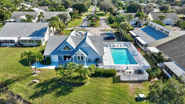 2540 SE Tropical East Circle E, Port St. Lucie, Port St Lucie, FL 34952