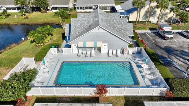 2540 SE Tropical East Circle E, Port St. Lucie, Port St Lucie, FL 34952