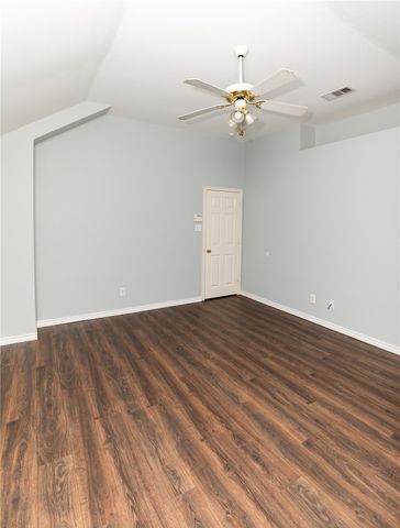 8836 Wayne Street, Cross Roads, TX 76227