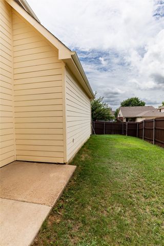 8836 Wayne Street, Cross Roads, TX 76227