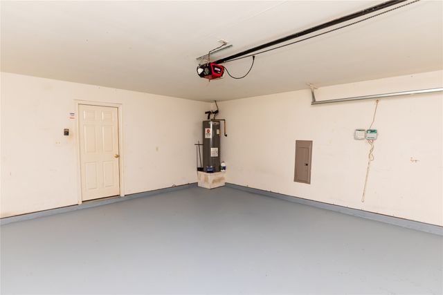 8836 Wayne Street, Cross Roads, TX 76227