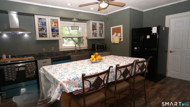39 Grove Street, Wallingford, CT 06492