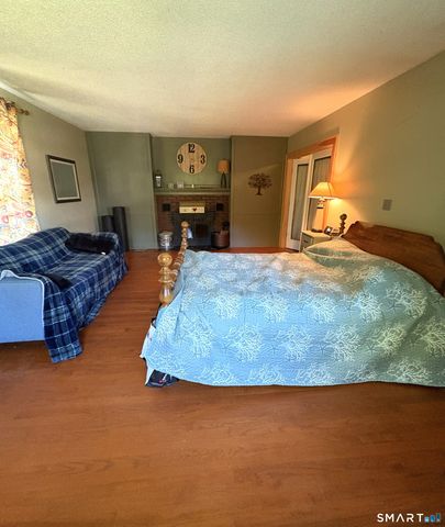 39 Grove Street, Wallingford, CT 06492
