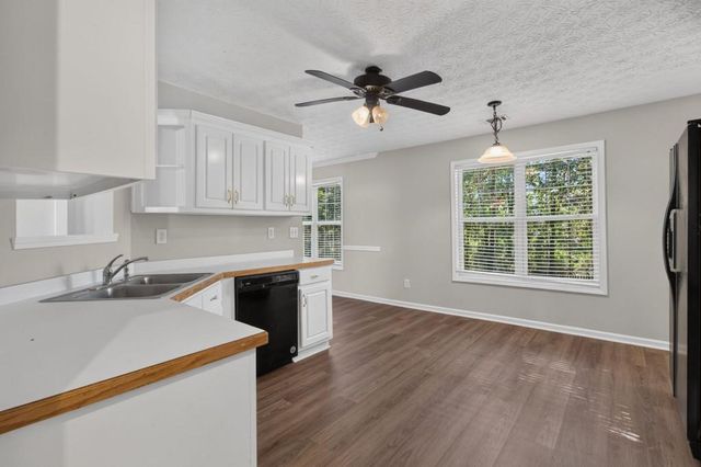 1520 Riverglen Drive, Loganville, GA 30052
