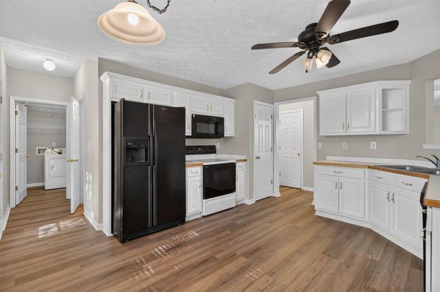 1520 Riverglen Drive, Loganville, GA 30052
