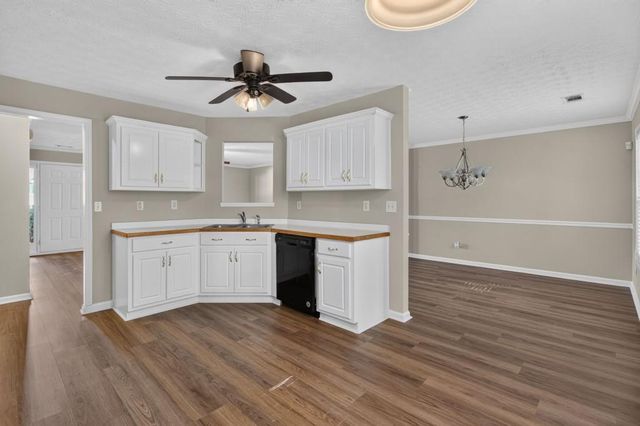 1520 Riverglen Drive, Loganville, GA 30052