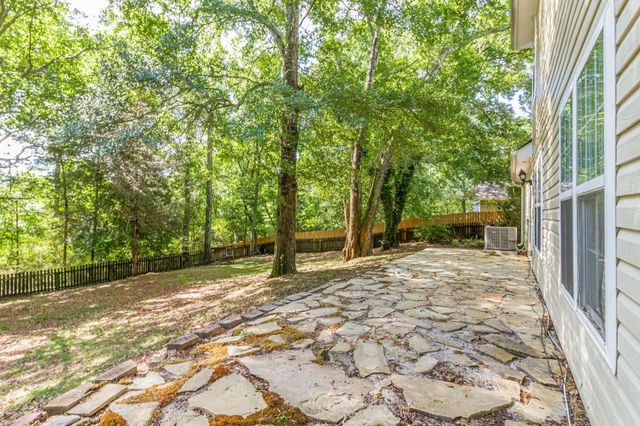 1520 Riverglen Drive, Loganville, GA 30052