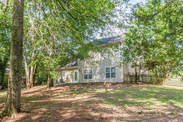 1520 Riverglen Drive, Loganville, GA 30052