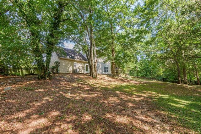 1520 Riverglen Drive, Loganville, GA 30052