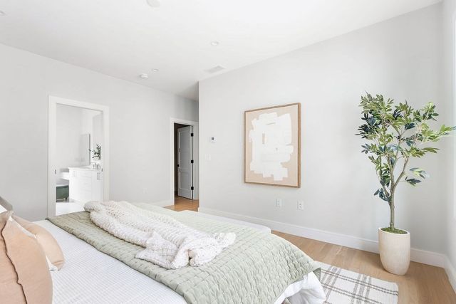 356 Linwood Ave 1, Newton, MA 02460