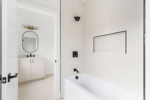 356 Linwood Ave 1, Newton, MA 02460