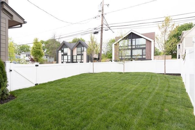 356 Linwood Ave 1, Newton, MA 02460