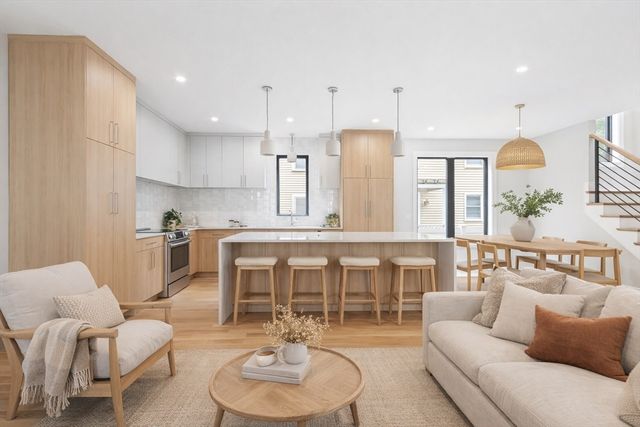 356 Linwood Ave 1, Newton, MA 02460