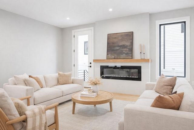 356 Linwood Ave 1, Newton, MA 02460