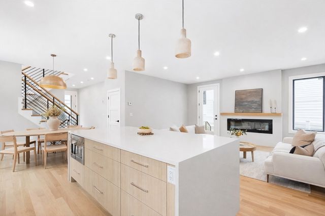 356 Linwood Ave 1, Newton, MA 02460