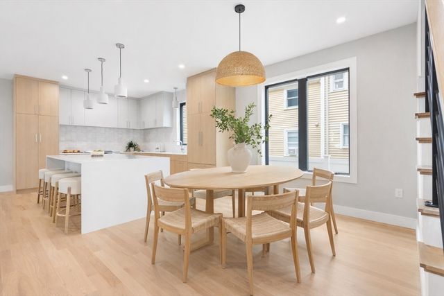 356 Linwood Ave 1, Newton, MA 02460