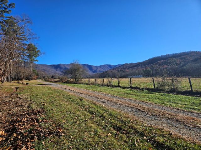 Lot 18 W Mountain Meadows Drive W, Shooting Creek, NC 28904