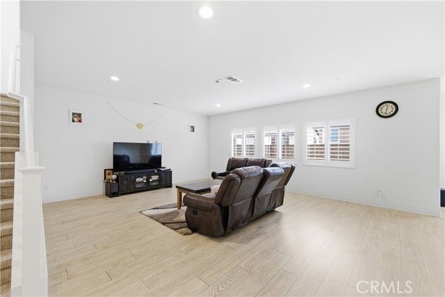 5242 Hayes Court, Fontana, CA 92336