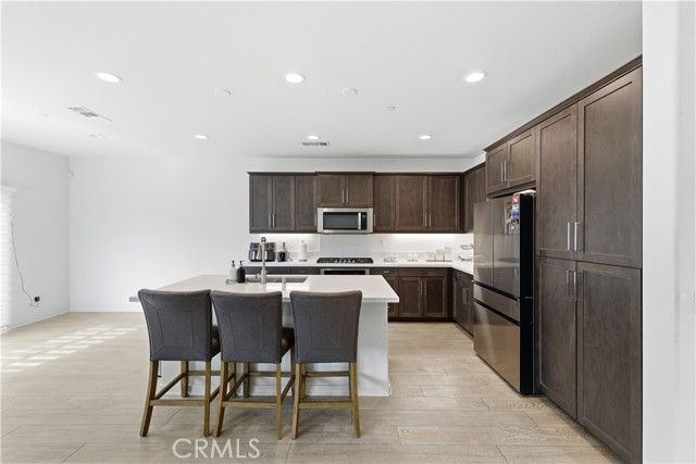 5242 Hayes Court, Fontana, CA 92336