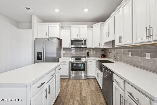 1052 Whimbrel Court, Ocean Springs, MS 39564