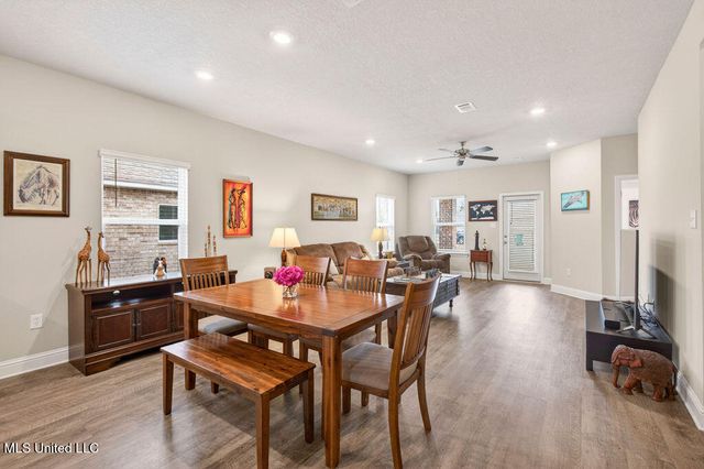 1052 Whimbrel Court, Ocean Springs, MS 39564