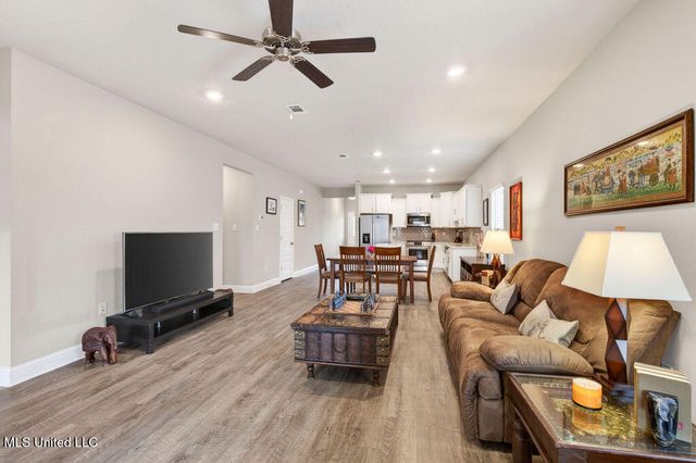 1052 Whimbrel Court, Ocean Springs, MS 39564