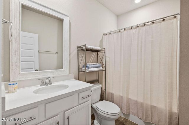 1052 Whimbrel Court, Ocean Springs, MS 39564