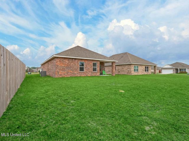 1052 Whimbrel Court, Ocean Springs, MS 39564