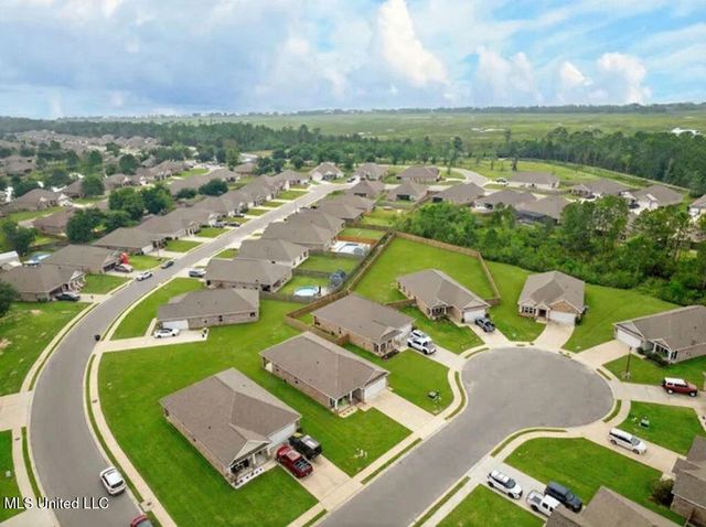 1052 Whimbrel Court, Ocean Springs, MS 39564