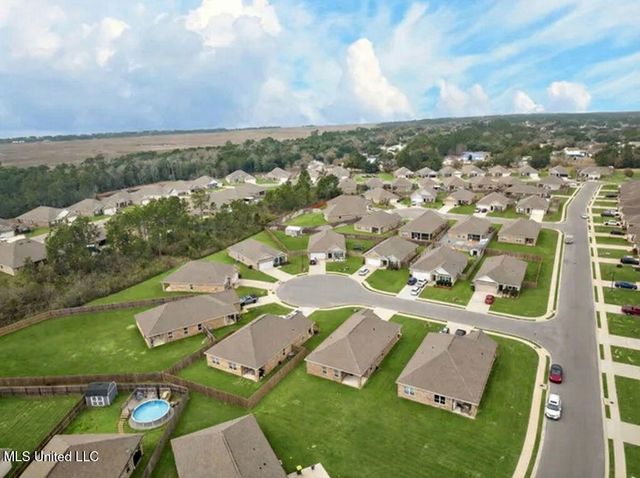 1052 Whimbrel Court, Ocean Springs, MS 39564